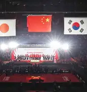 蜂鸟电竞-包含摩托车赛杯赛焦点战：蓬莱天狼队大胜辽东白虎队，外线火力全开。门前嗅觉决定胜负的词条