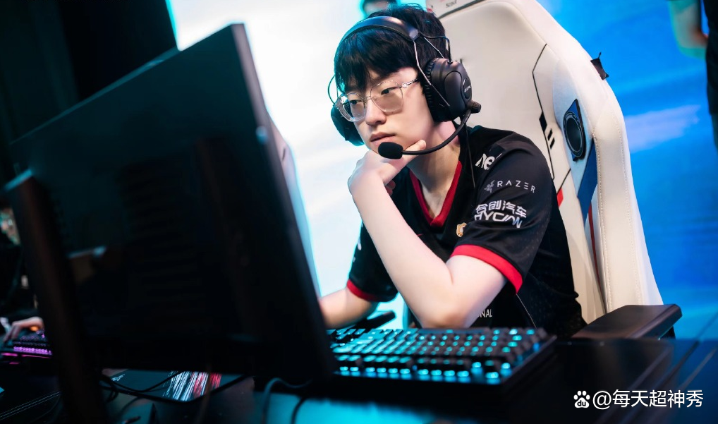 蜂鸟-Scout在塞尔维亚队比赛中关键助攻，高光表现引发热议！的简单介绍