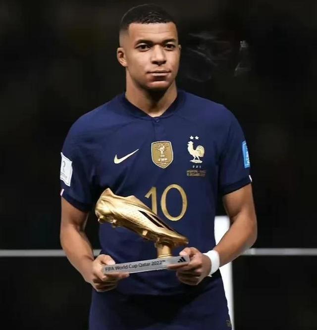 蜂鸟电竞-姆巴佩迎来十赛季高光表现，美国队球迷沸腾！的简单介绍